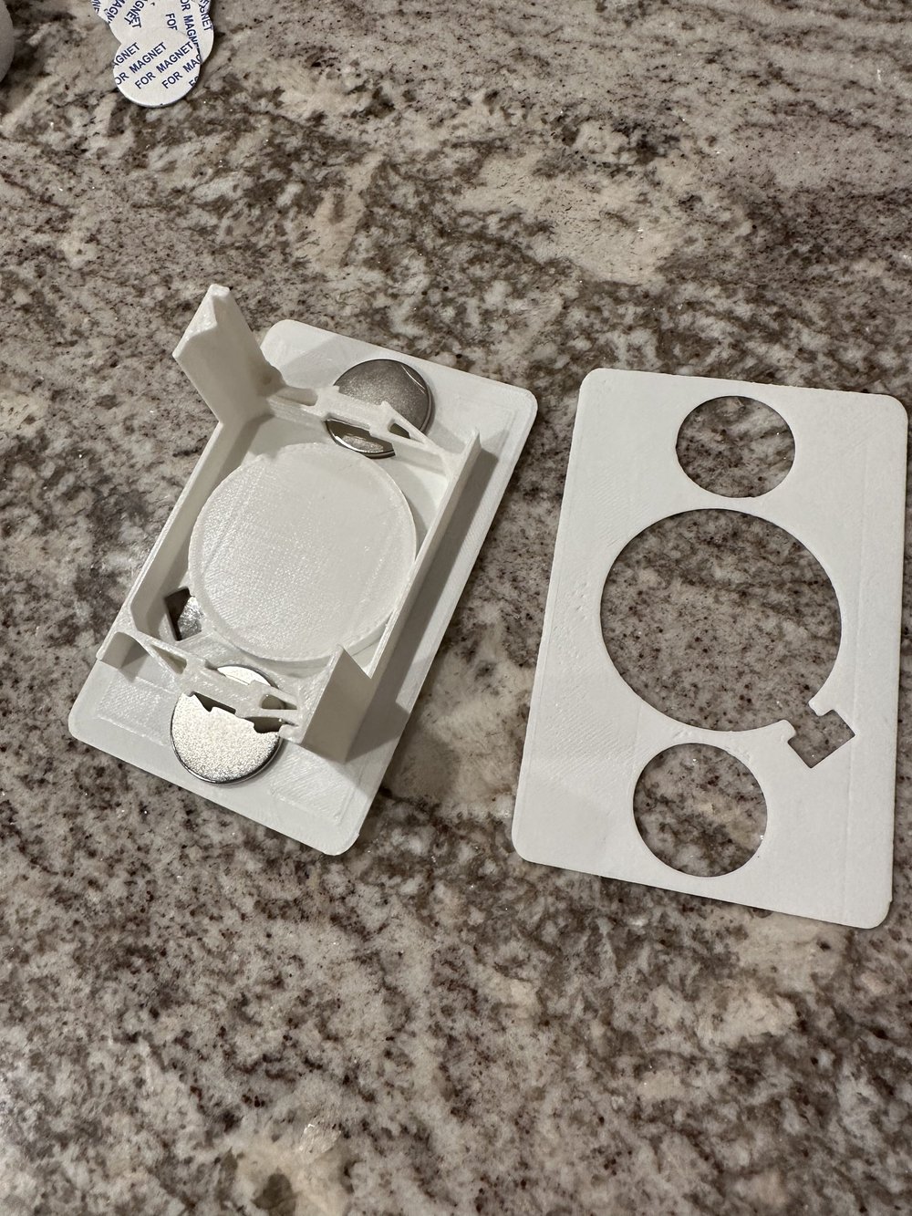 MagSafe Tablet Wall Mount